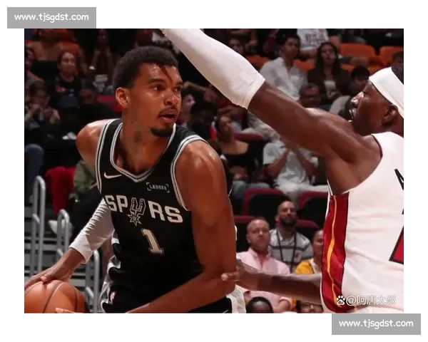 NBA录像马刺对勇士经典对决全场回放精彩瞬间解析攻防博弈盘点 NBA录像马刺对勇士经典对决全场回放精彩瞬间解析攻防博弈盘点